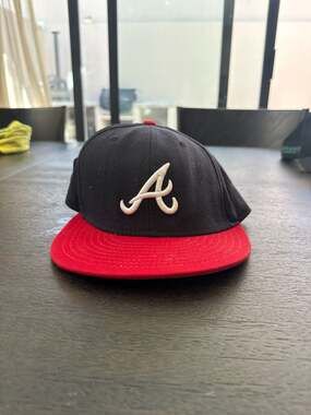 Vintage New Era 59FIFTY Atlanta Braves Fitted Hat 7 3/8 Made in USA 100% Wool